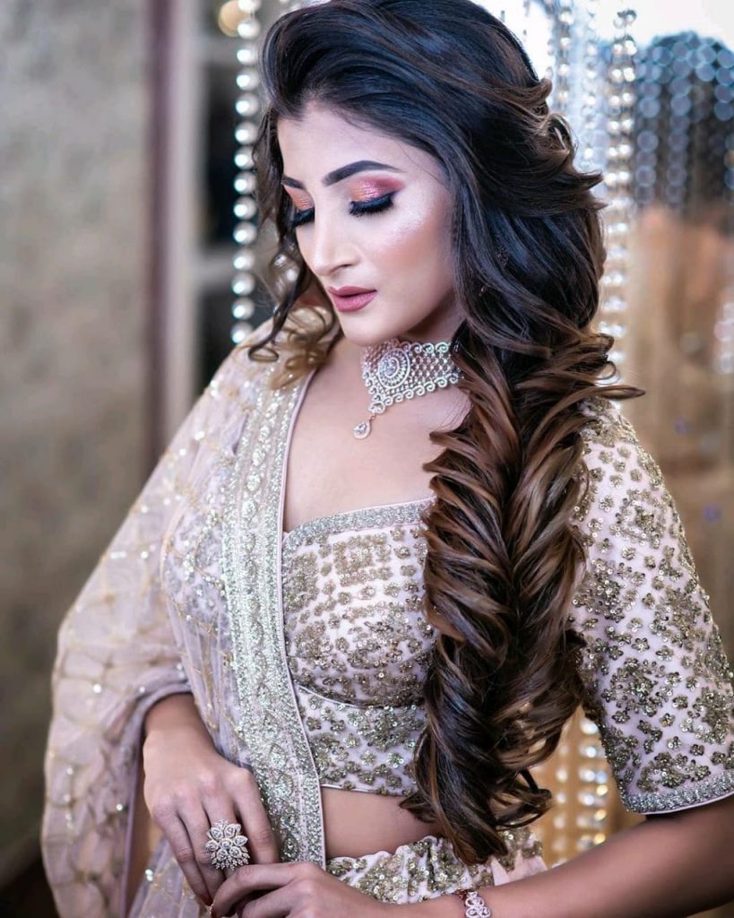 Engagement Bride Hairstyle by Nirali's 🤩 HMUA by Nirali's Edit by  @keval_chavda__ Bridal booking open for this year ⚡️ ☎️… | Instagram